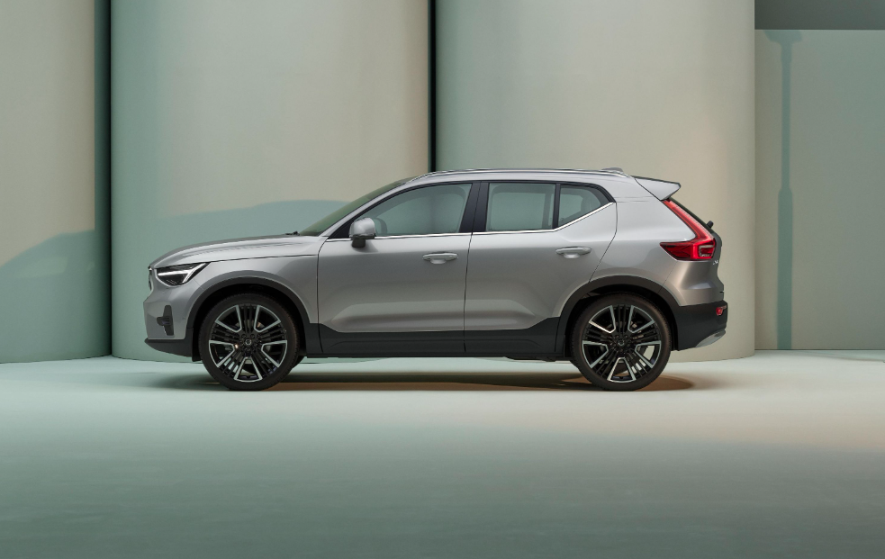 2024 Volvo XC40