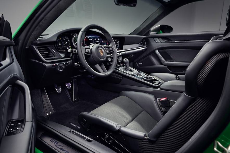 2025 Porsche Targa GTS Interior